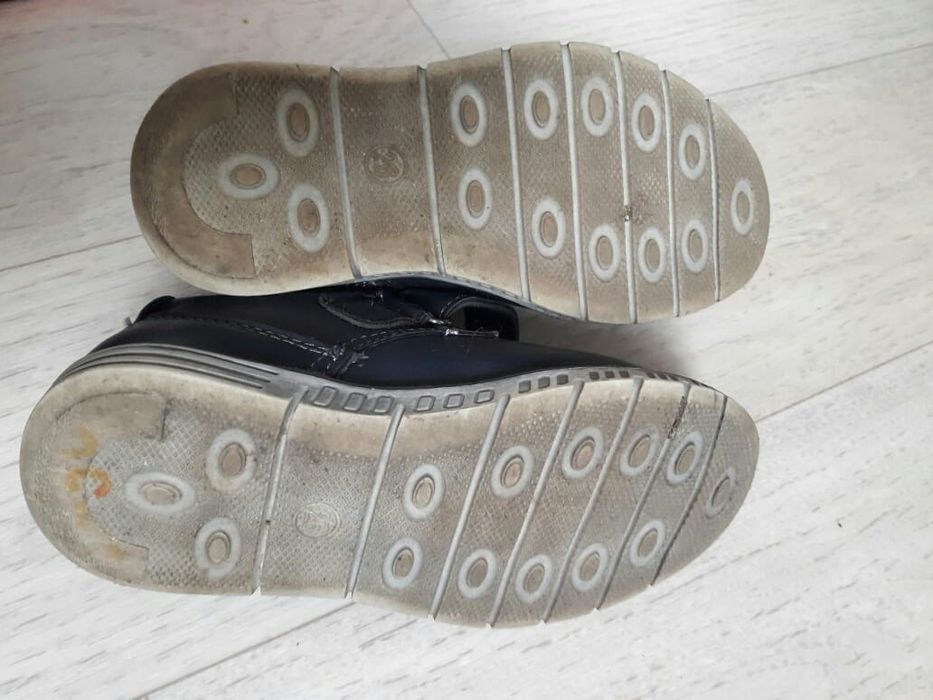 Продам туфли детские