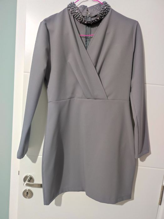 Сива рокля с перли