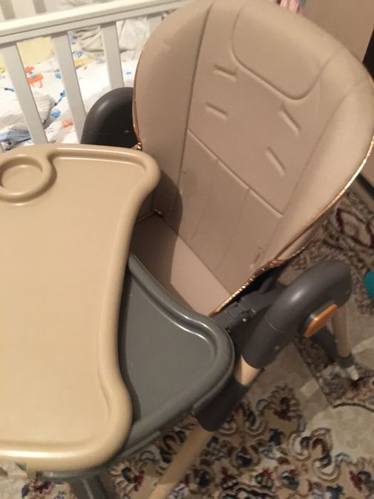 Продам стульчик для кормления и манеж