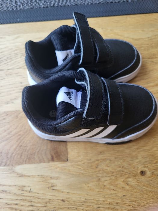 Кецове и пантофи размер 21 и 22