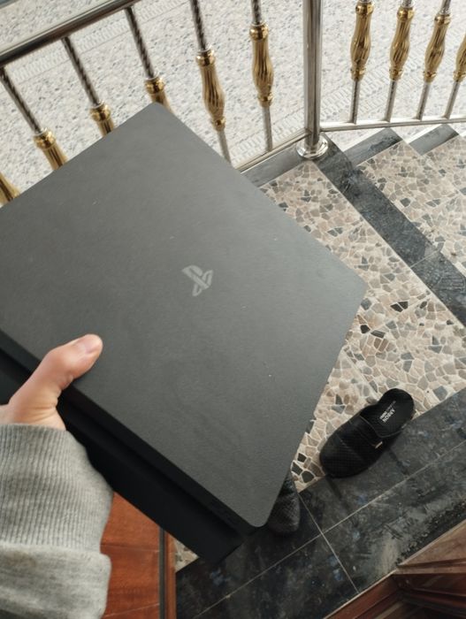 Srochno ps4 sotiladi