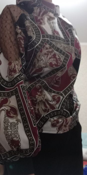 Красивая кофта , в хорошем состоянии