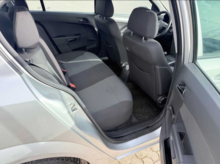 Masina de inchiriat Uz Personal/ Rent A Car/Glovo Tazz Wolt BoltFood