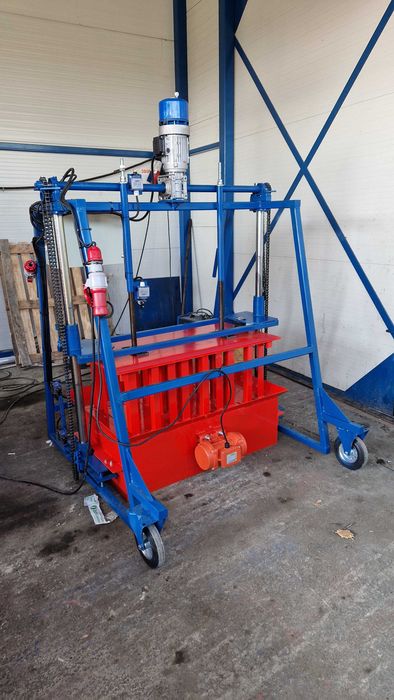 Promotie Presa/ Masina mobila boltari beton, boltari fundatie, boltari stalp -model SMART