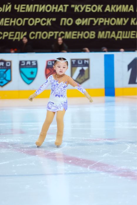 Продам платье для фигурного катания