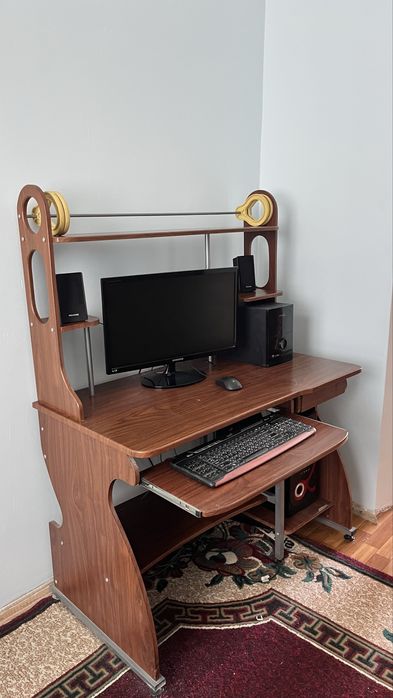 Продаётся компьютерный набор ПК стол