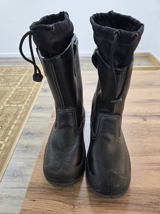 Продам зимние сефти сапоги.