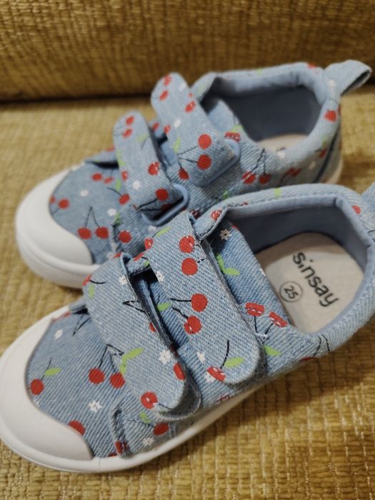 Продаётся коляска , шезлонг, манеж