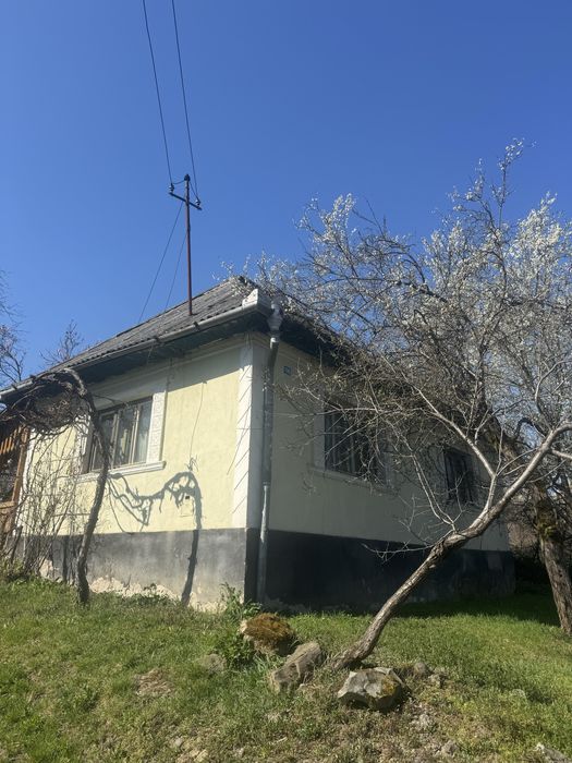 Casa si teren de vanzare la 40 km de Baia Mare