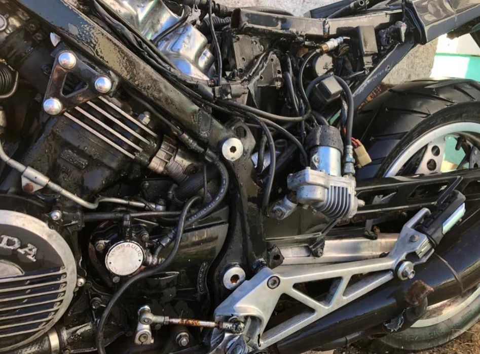 Мотор HONDA VF 1000 F2 1985 само на части
