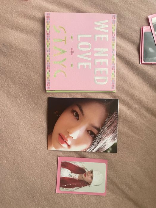 KPOP album STAYC We Need Love