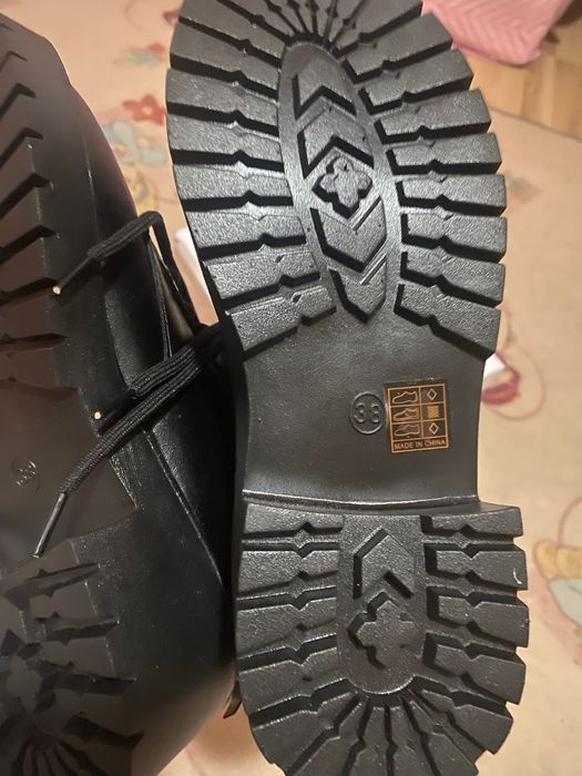 Дамски боти в черен цвят