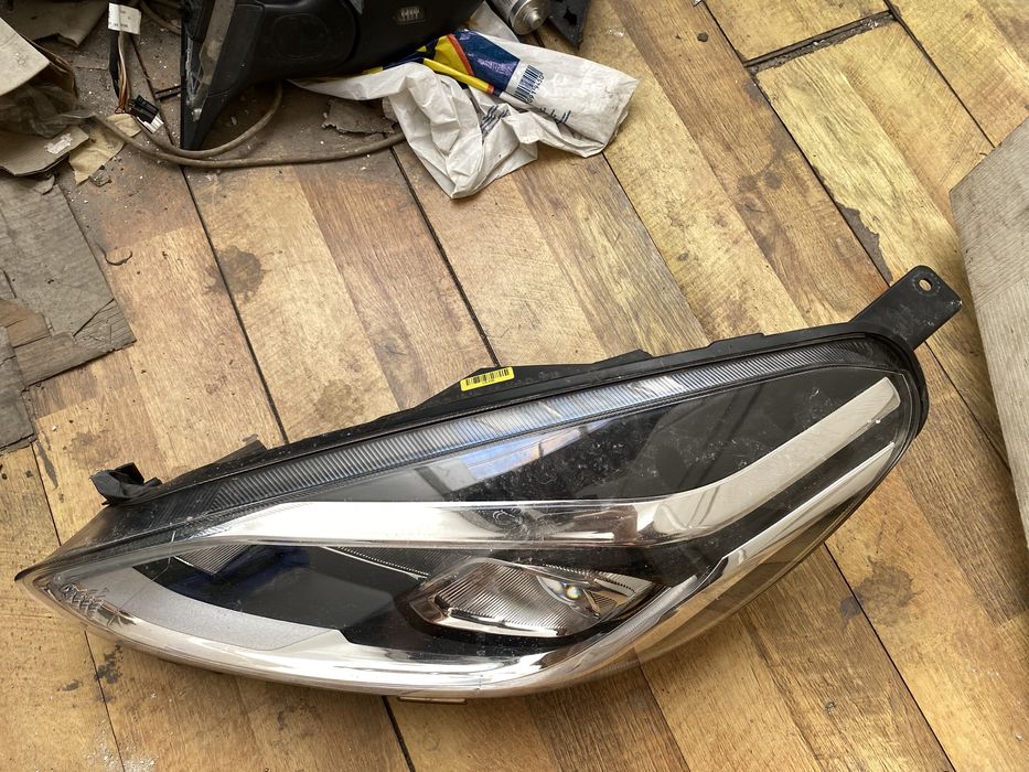Far Ford fiesta 7 2017 - 2021 far stanga led fiesta mk7
