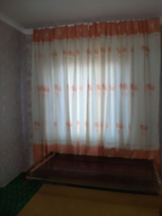 Срочна 3 хонали  уй сотилади