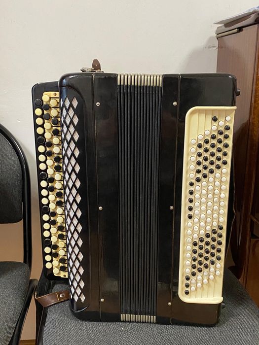 Продается инструмент Баян