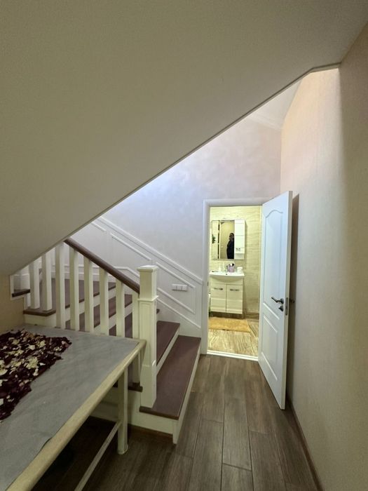 Б/у лестницы,цена 250к