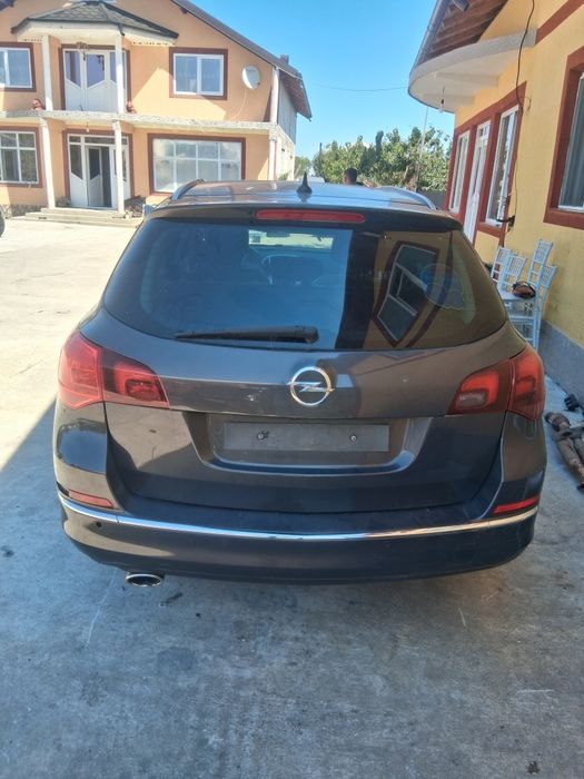 Vând haion de Opel Astra J 2013