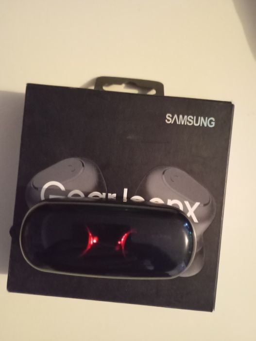 Продам безпроводные наушники