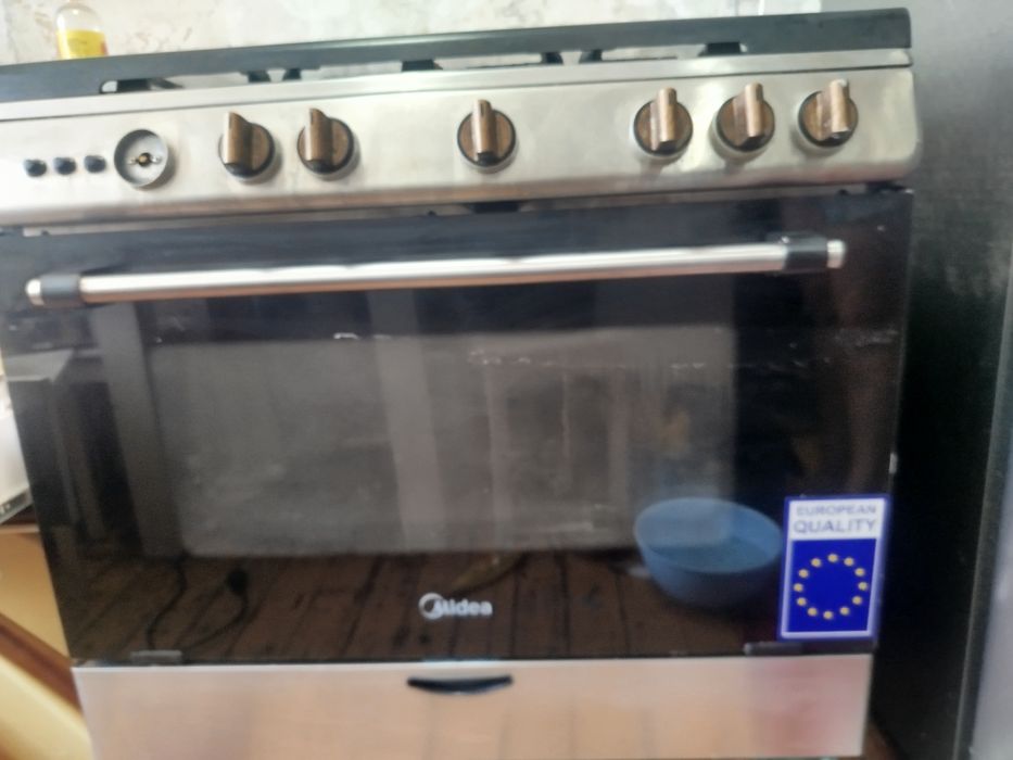 Продам газовую плиту