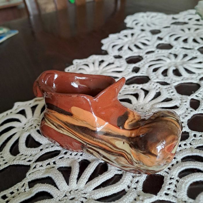 Вази от порцелан,метал,дърво и керамика.Битови керамични фигури