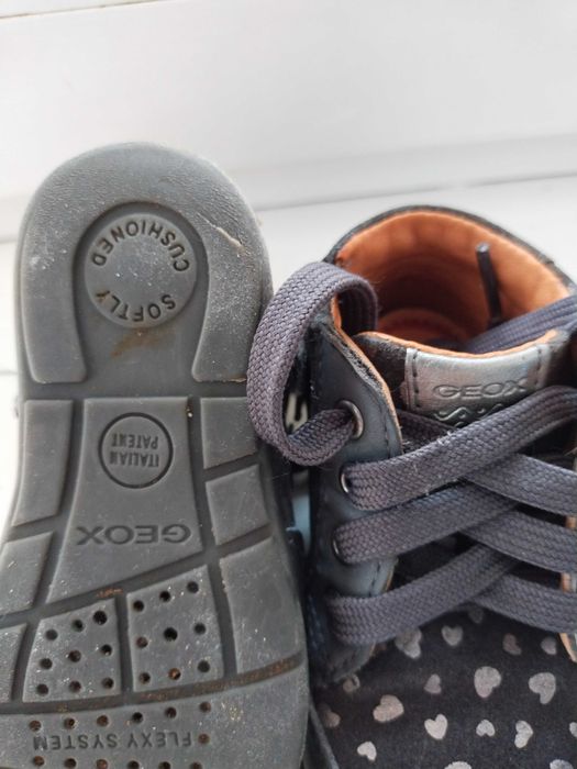 Обувь детская продам