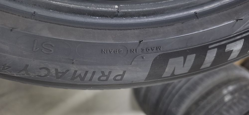 235/45/20 Michelin Primacy 4