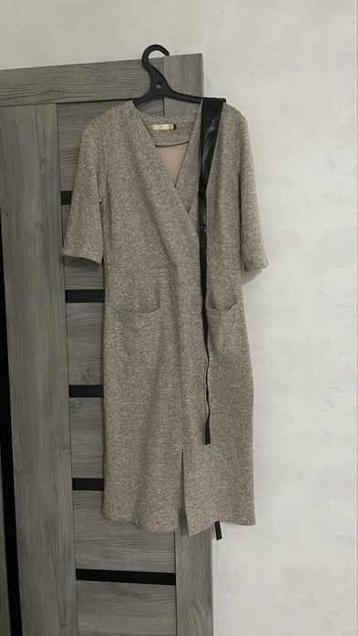 Продам женские платье