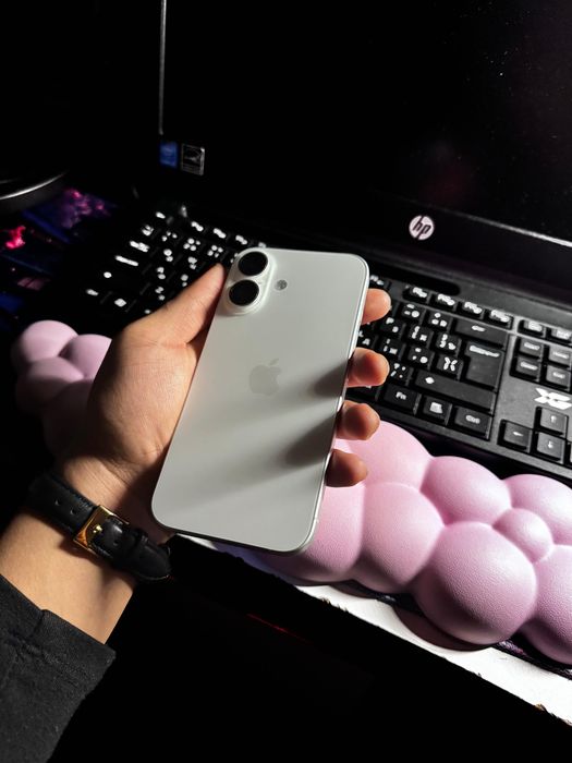 Айфон 16   Apple