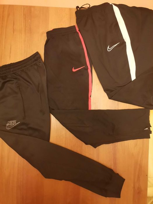 Долнища от Nike  М, L