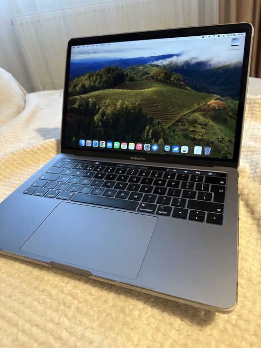 MacBook Pro 13” 2019 | Touchbar, Intel I5, 8Gb RAM, 256Gb SSD