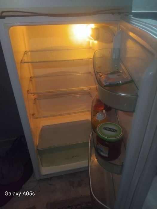 Холодильник б.у в отличном состоянии