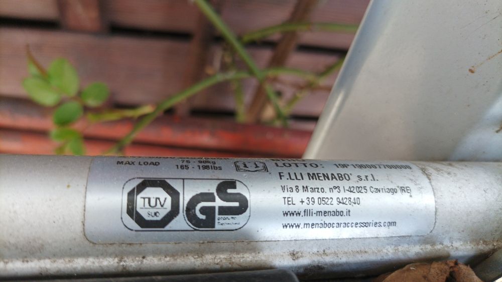 Bare+3 suporti biciclete Menabo Huggy