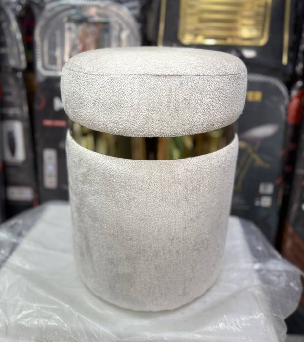 Пуф мягкий велюровый с металлическим кольцом, 47×34 см