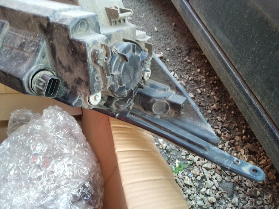 Продам фару крайслер канкорд Chrysler Concorde