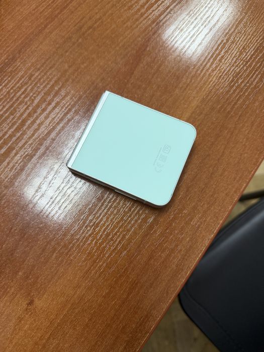 Продам Samsung Z Flip 6