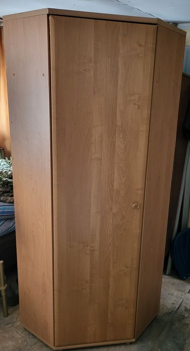 Угловой шкаф 1.90