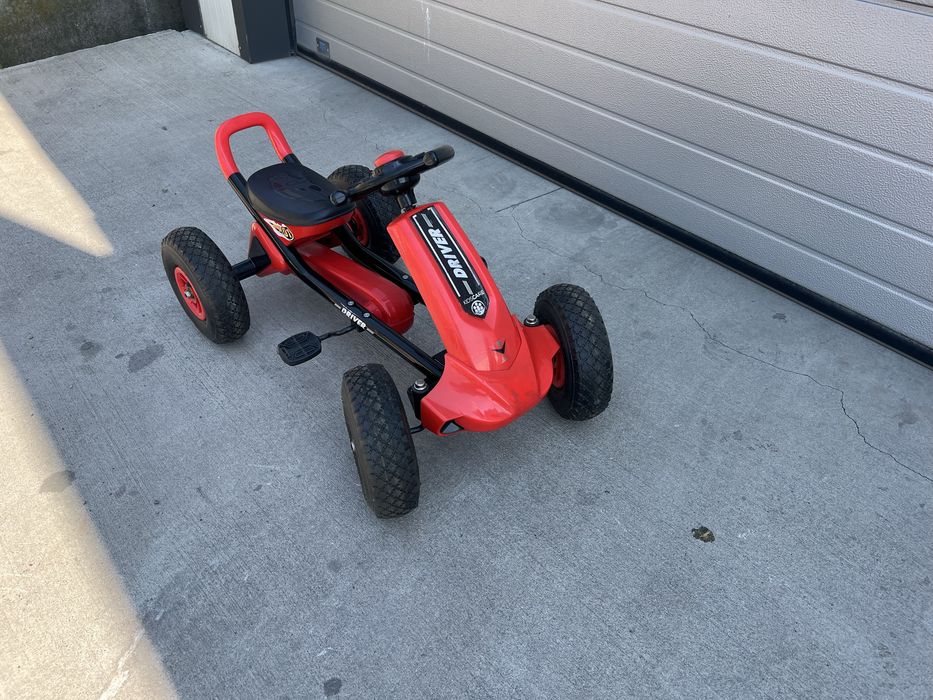 Kart cu pedale pentru copii – stare foarte buna