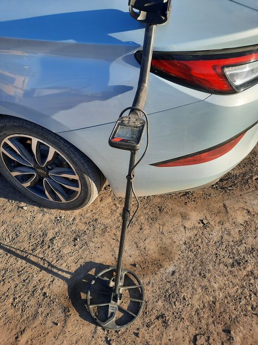 Продам металлоискатель