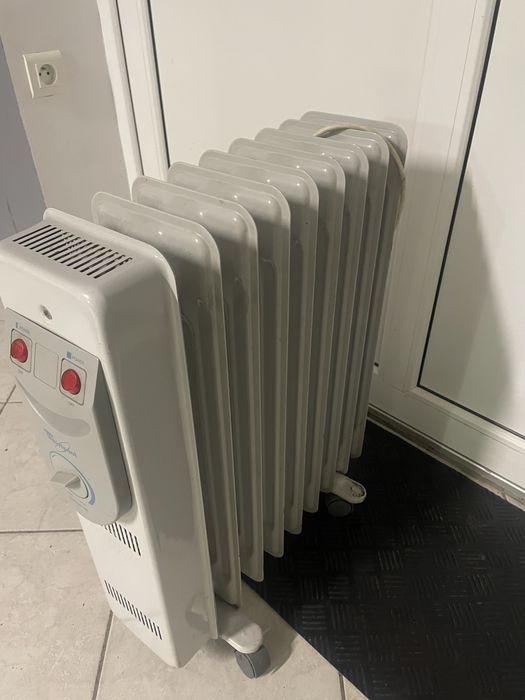 Radiator eletric pe ulei cu 8 elementi