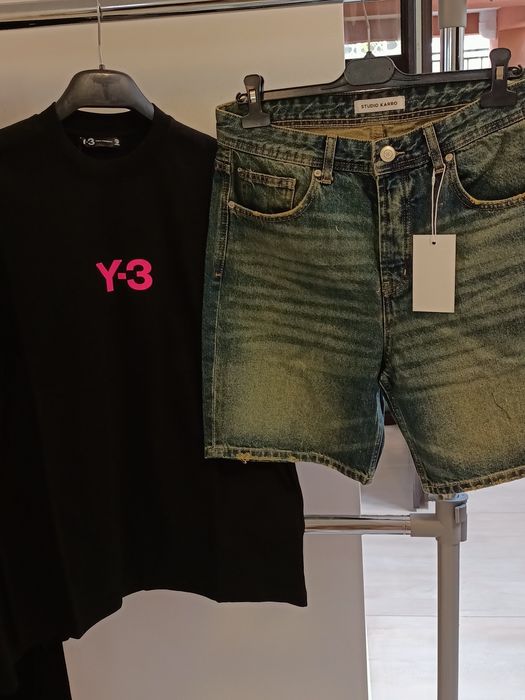 Compleu barbati tricou și pantalon de blugi