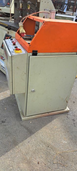 Masina de frezat T-uri PVC