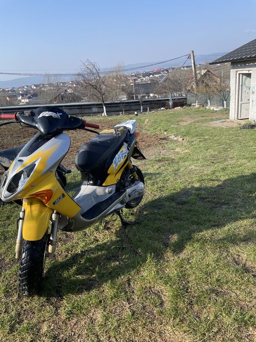 Vand scuter honda x8 rs