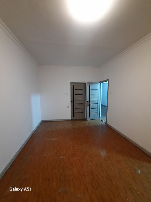 Kvartira  sotiladi 3 xonaliy 2 etaj