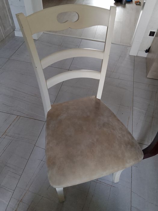 Продам стол и 6 стульев