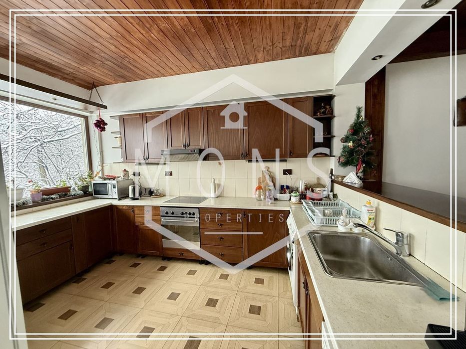 Хотел в Ловеч, област-с.Орешак площ 435 цена 785000