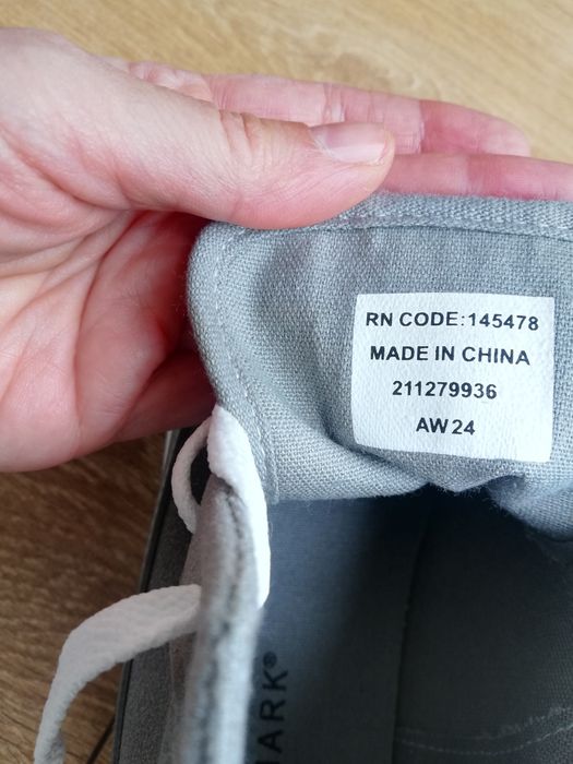 Детски високи кецове.