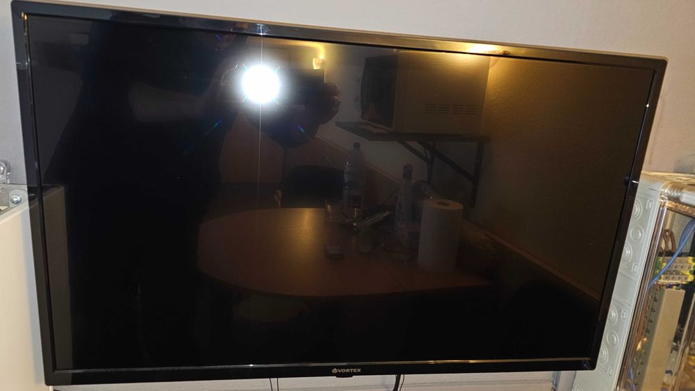 Televizor LED VORTEX V32R0212, HD, 81cm