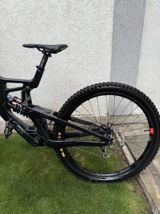 Santa Cruz V10.8 Carbon