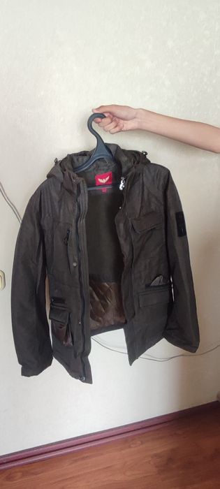 продам детские куртки