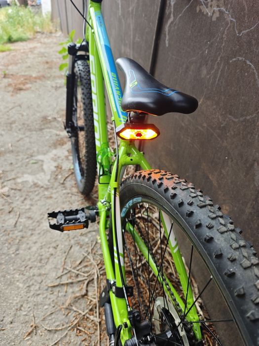 Bicicleta Serious Rockville aluminiu,27,5inch,Shimano,24 viteze,lumini